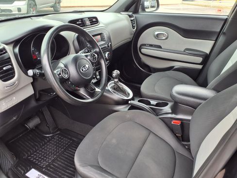 Used 2014 Kia Soul FWD image 15