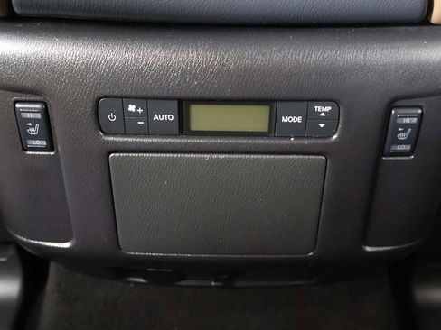 Used 2024 Nissan Armada Platinum image 58