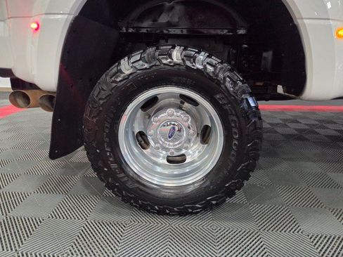 Used 2017 Ford F350 Platinum w/ Platinum Ultimate Package AWD/4WD image 92