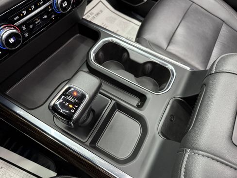 Used 2022 GMC Sierra 1500 Elevation w/ Preferred Package image 21