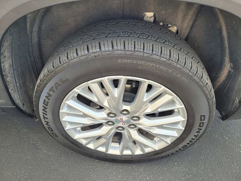 Used 2024 GMC Acadia Elevation image 25