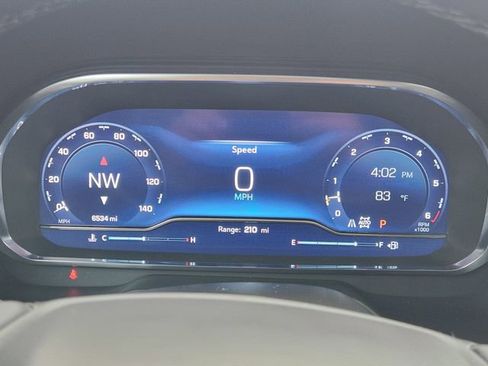 Used 2024 Chevrolet Suburban High Country image 13