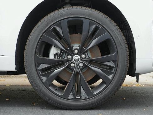 Used 2025 Jaguar F-PACE R-Dynamic S AWD/4WD image 8
