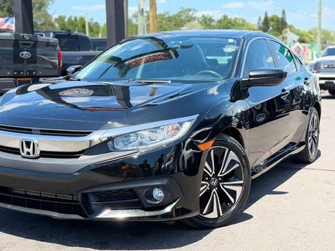 Used 2018 Honda Civic EX-T image 2