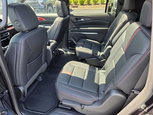 New 2026 Chevrolet Traverse RS w/ LPO, Floor Liner Package AWD/4WD image 6
