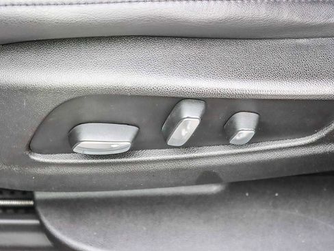 Used 2017 Cadillac XT5 Luxury w/ Driver Awareness Package image 20