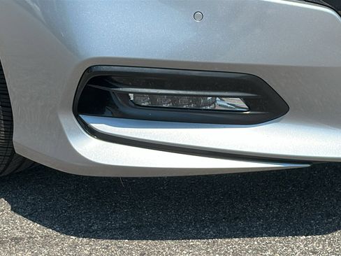 Used 2018 Honda Accord Touring image 5