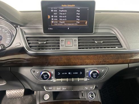 Used 2019 Audi Q5 2.0T Premium w/ Convenience Package image 18