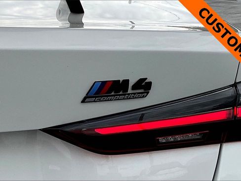 Used 2021 BMW M4 Competition w/ M Carbon Exterior Package image 8