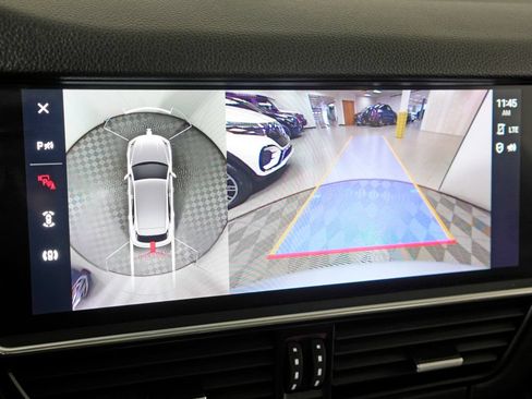 Certified 2023 Porsche Cayenne AWD/4WD image 31