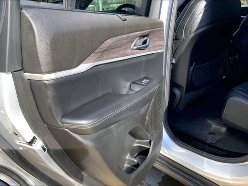 New 2025 Jeep Grand Cherokee Limited w/ Luxury Tech Group II image 17