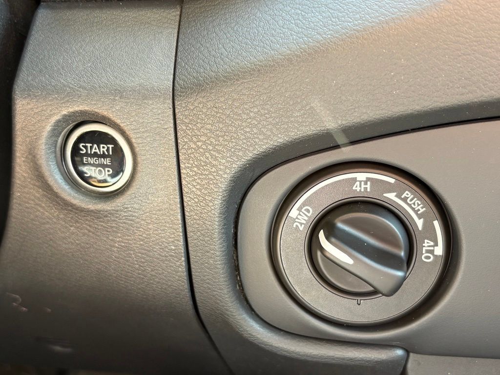 Used 2023 Nissan Frontier PRO-4X w/ Pro Convenience Package AWD/4WD image 14