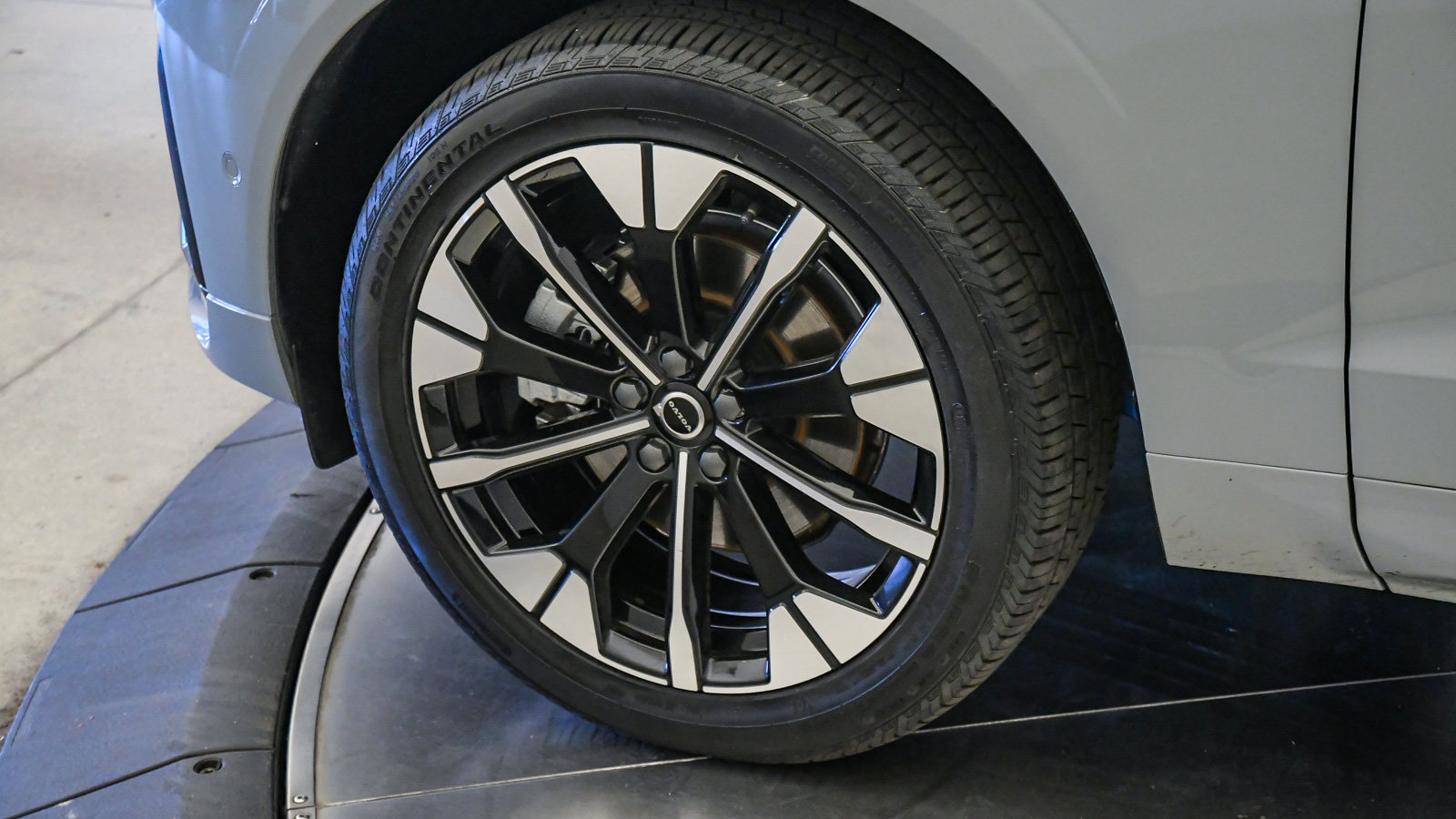 Certified 2026 Volvo XC60 B5 Plus AWD/4WD image 10