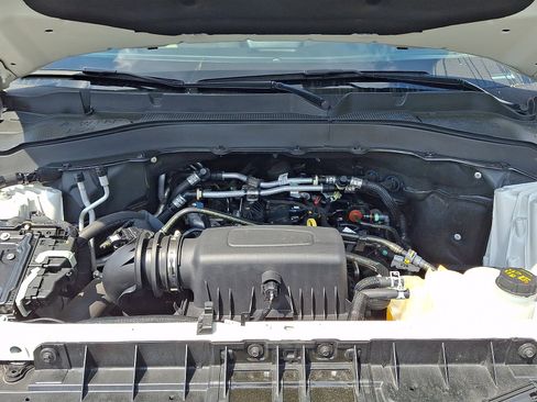Used 2023 Ford Explorer XLT w/ Equipment Group 202A AWD/4WD image 29
