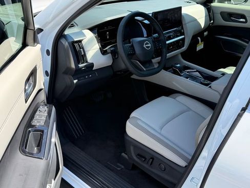 New 2026 Nissan Pathfinder SL w/ SL Premium Package AWD/4WD image 9