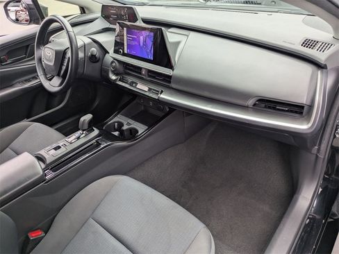 Used 2024 Toyota Prius LE image 29