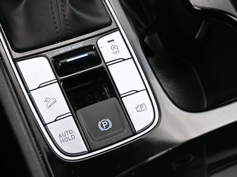 Used 2023 Hyundai Tucson SE image 25