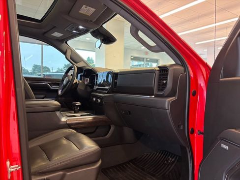 Used 2022 GMC Sierra 1500 Elevation w/ Elevation Premium Package AWD/4WD image 24