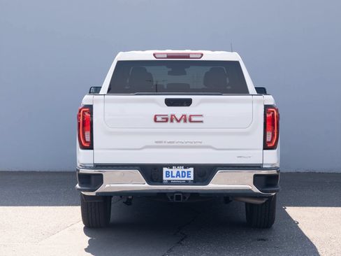 Used 2025 GMC Sierra 1500 SLT AWD/4WD image 24