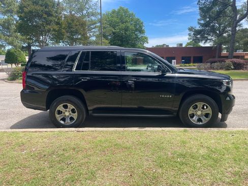Used 2019 Chevrolet Tahoe LS RWD image 6
