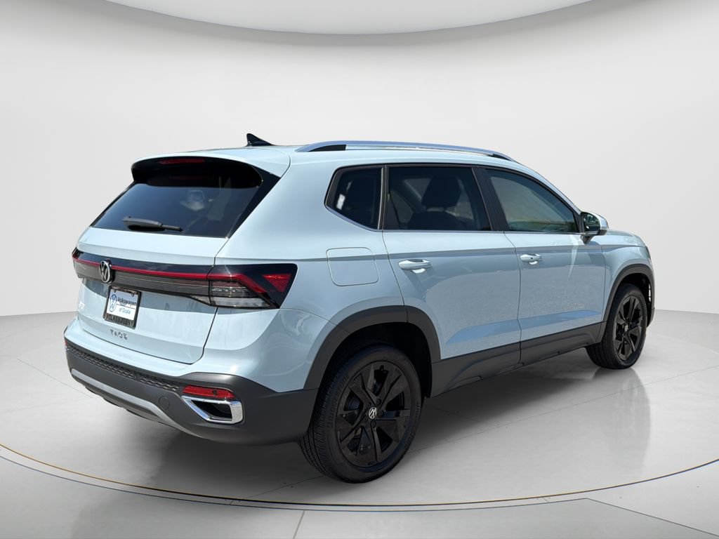 New 2026 Volkswagen Taos SE FWD image 5