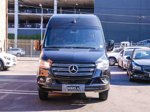 Used 2020 Mercedes-Benz Sprinter 3500 w/ Windows All Around Package image 3