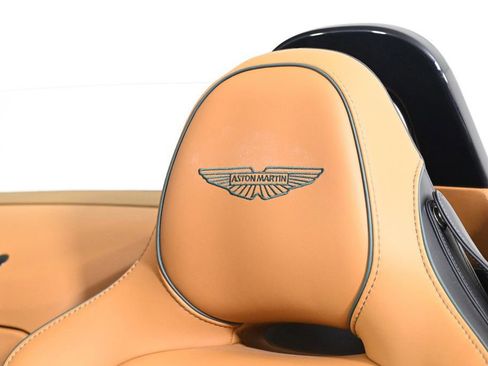Used 2026 Aston Martin V8 Vantage Roadster image 20