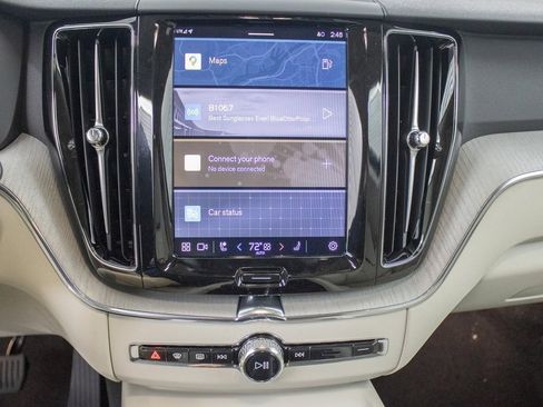 Certified 2025 Volvo XC60 B5 Plus w/ Protection Package Premier image 25