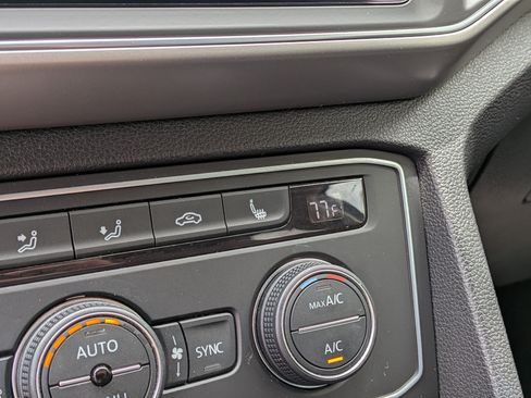 Used 2018 Volkswagen Atlas SE FWD image 33