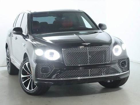 Used 2022 Bentley Bentayga image 2