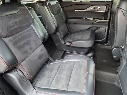 Certified 2025 Ford Explorer ST AWD/4WD image 40