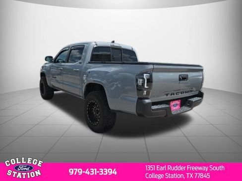 Used 2021 Toyota Tacoma SR5 RWD image 4