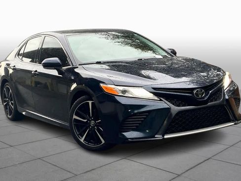 Used 2020 Toyota Camry XSE image 2