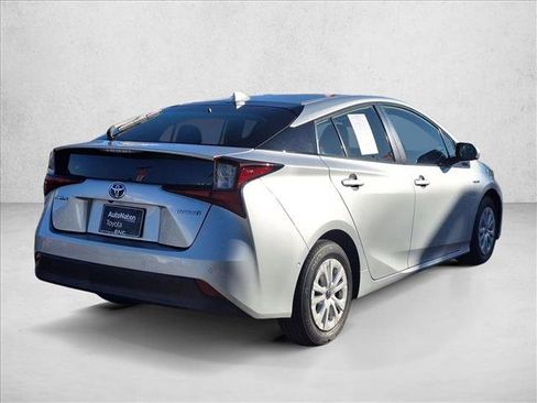 Certified 2019 Toyota Prius LE image 5