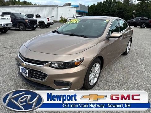 Used 2018 Chevrolet Malibu LT w/ Driver Confidence Package FWD image 1