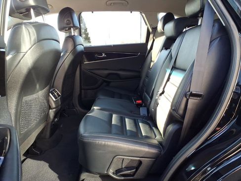 Used 2017 Kia Sorento EX image 12