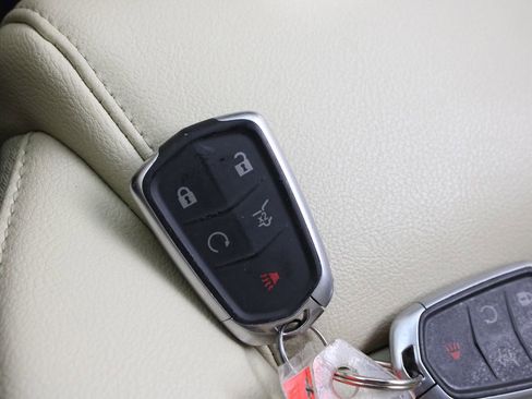 Used 2019 Cadillac XT5 FWD image 29