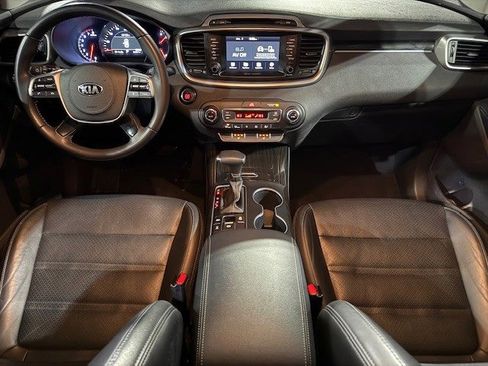 Used 2019 Kia Sorento EX image 16