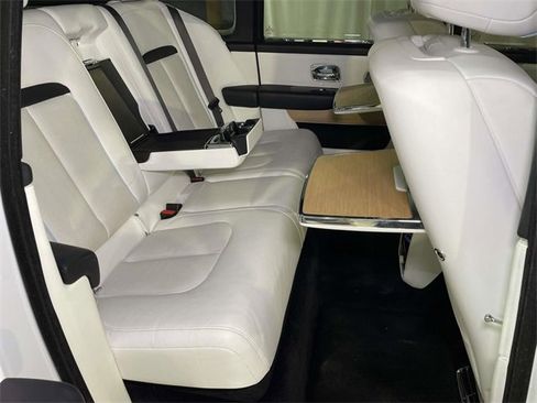 Used 2019 Rolls-Royce Cullinan image 24