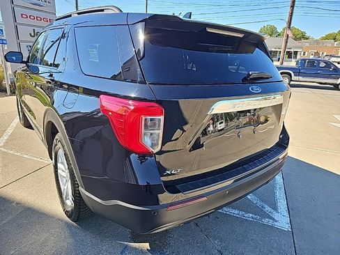 Used 2020 Ford Explorer XLT w/ Comfort Package image 11