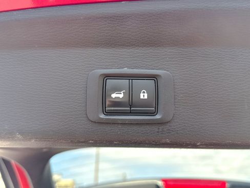 Used 2025 Mitsubishi Outlander SE image 16