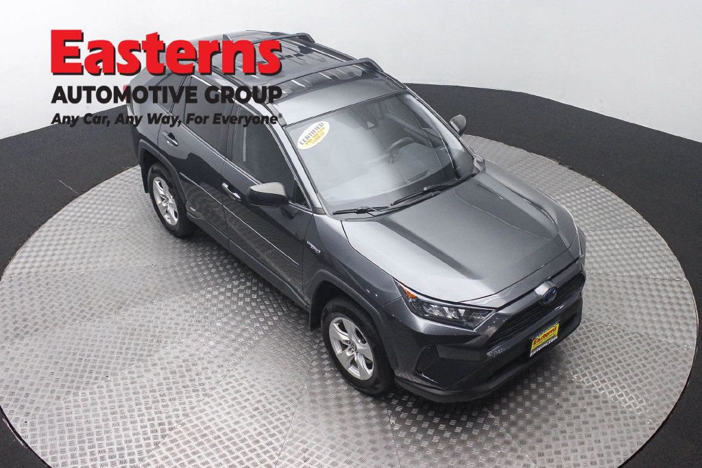 Used 2021 Toyota RAV4 LE w/ Carpet Mat Package (TMS) AWD/4WD image 5