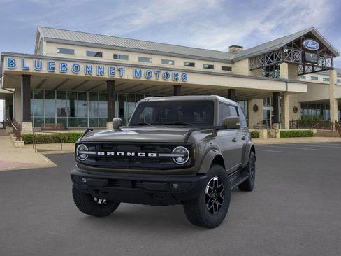 New 2025 Ford Bronco Outer Banks image 2