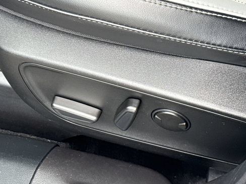 Used 2023 Ford Escape Platinum AWD/4WD image 24