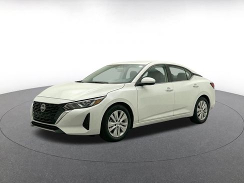 Used 2025 Nissan Sentra S FWD image 3