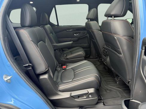 Certified 2023 Honda Pilot TrailSport image 34