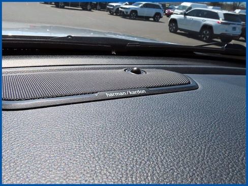 Used 2019 RAM 1500 Laramie AWD/4WD image 19