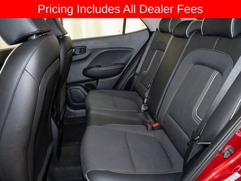 Used 2024 Hyundai Venue Limited FWD image 8