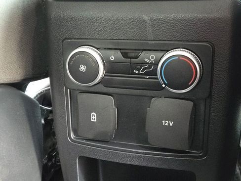 Used 2021 Ford Explorer XLT image 13