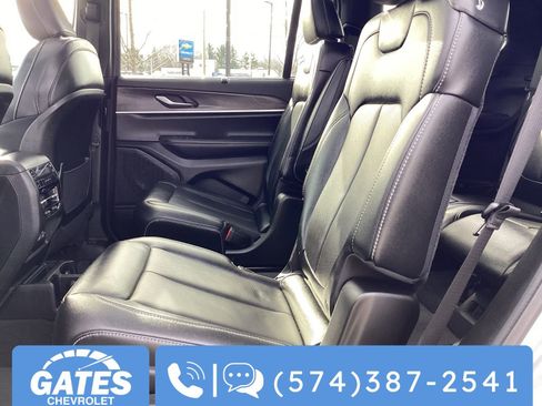 Used 2024 Jeep Grand Cherokee L Limited w/ Luxury Tech Group II image 19